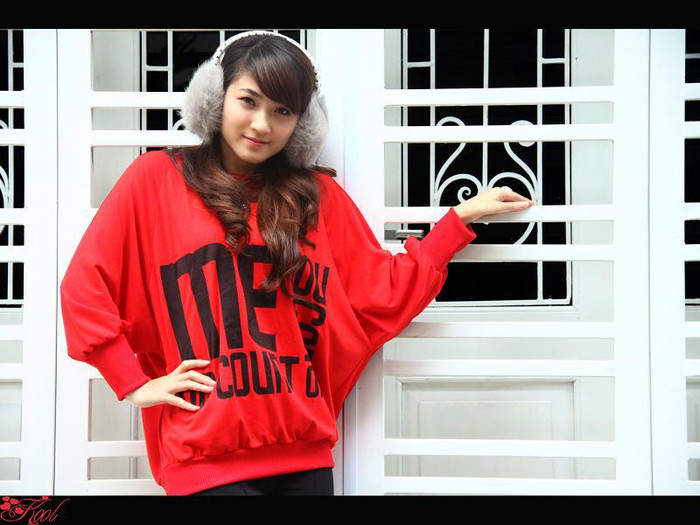 Khỏe khoắn, xì po đúng với phong cách nữ sinh viên đại học ngoại ngữ.