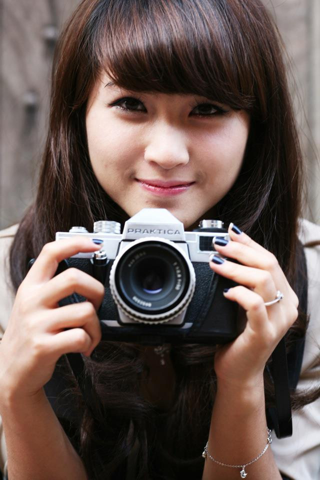 Không mang vẻ rực rỡ, sự tĩnh lặng, dịu hiền trong thần thái Bông Xù khiến cô trở thành nữ sinh viên thật đặc biệt.