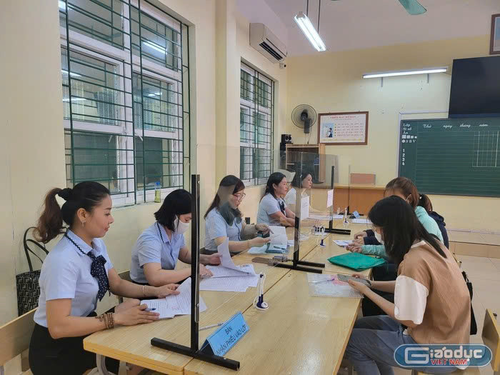 Hệ thống tuyển sinh đầu cấp trực tuyến được triển khai trên toàn thành phố ghi nhận nhiều kết quả tích cực. (Ảnh: Lã Tiến) hp-chi-giao-duc-9.jpg