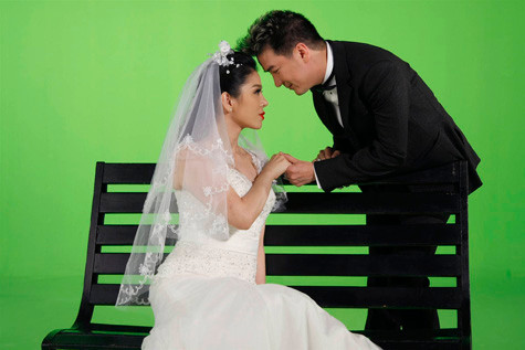 "“Những điều muốn nói trước khi "Q Show" diễn ra quá nhiều, nhưng Lệ Quyên chỉ muốn khán giả hiểu và chia sẻ với Quyên rằng mình đã ấp ủ, chuẩn bị thật kĩ lưỡng cho đêm diễn sắp tới. Đúng là 15 năm trôi qua thật nhanh giống như một giấc mơ, phải nói rằng Quyên là một người may mắn bởi vì Quyên bắt đầu con đường ca hát từ những giấc mơ đẹp, khán giả là nguồn động lực lớn để Quyên dám thực hiện ước mơ ấy. Và không một thời điểm nào tốt hơn, chín mùi hơn và đúng đắn hơn chính là thời điểm này", ca sĩ Lệ Quyên trải lòng trước ngày diễn ra liveshow đánh dấu 15 năm đi theo con đường ca hát của cô.