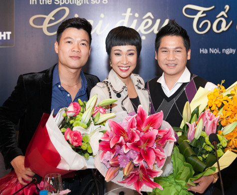 Từ trái qua phải ca sĩ Vũ Thắng Lợi, Uyên Linh và Trọng Tấn Từ trái qua phải ca sĩ Vũ Thắng Lợi, Uyên Linh và Trọng Tấn