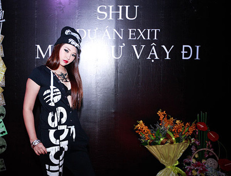 Ca sĩ Kim cũng đến tham dự