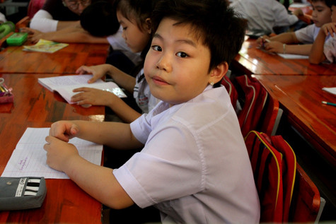 Tuy nhiên khi tìm hiểu về những thông tin này, được biết chuyện Tiểu PSY về quê ngoại để học tiểu học là có thật, nhưng chỉ trong một thời gian ngắn và để ghi hình cho chương trình truyền hình thực tế có tên “Coo Coo Class” do Đài truyền hình CJ E&M (Hàn Quốc) và Kênh Kids & Family TV – VTC11 phối hợp thực hiện. Tuy nhiên khi tìm hiểu về những thông tin này, được biết chuyện Tiểu PSY về quê ngoại để học tiểu học là có thật, nhưng chỉ trong một thời gian ngắn và để ghi hình cho chương trình truyền hình thực tế có tên “Coo Coo Class” do Đài truyền hình CJ E&M (Hàn Quốc) và Kênh Kids & Family TV – VTC11 phối hợp thực hiện.