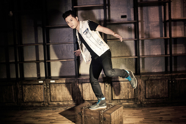 Tuấn Hưng sẽ trở thành ông chủ của một thương hiệu giầy nổi tiếng Tuấn Hưng sẽ trở thành ông chủ của một thương hiệu giầy nổi tiếng