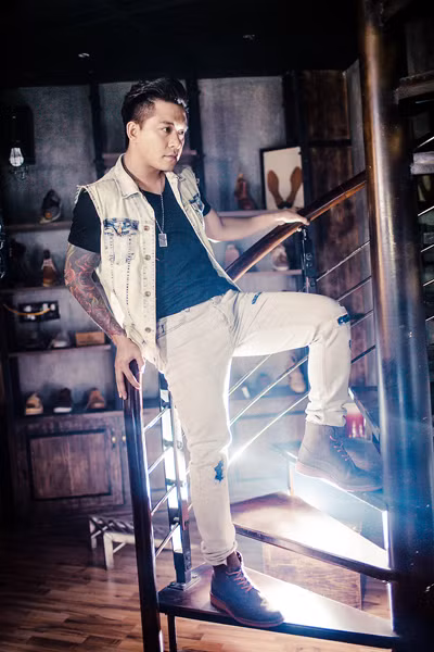 Chính vì thế mà Tuấn Hưng cũng đang được đề cử giải thưởng "Ngôi sao của năm 2013" ở hạng mục Mỹ nam của năm.