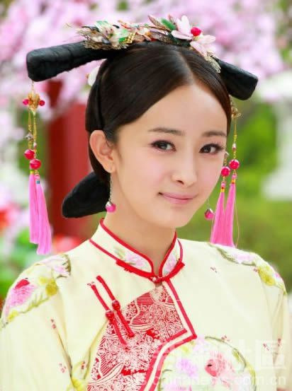 Vị trí 17 – Dương Mịch, có cảm giác khuôn mặt của Dương Mịch hơi lạ, nhiều tin cho rằng cô đã thẩm mỹ, nhưng dù có thật hay không thì Dương Mịch quả là một mỹ nữ quyến rũ. Vị trí 17 – Dương Mịch, có cảm giác khuôn mặt của Dương Mịch hơi lạ, nhiều tin cho rằng cô đã thẩm mỹ, nhưng dù có thật hay không thì Dương Mịch quả là một mỹ nữ quyến rũ.