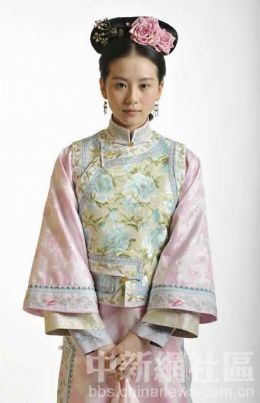 Vị trí 20 – Lưu Thi Thi, quen thuộc với khán giả Việt qua diễn xuất trong phim “Bộ Bộ Kinh Tâm”. Vị trí 20 – Lưu Thi Thi, quen thuộc với khán giả Việt qua diễn xuất trong phim “Bộ Bộ Kinh Tâm”.