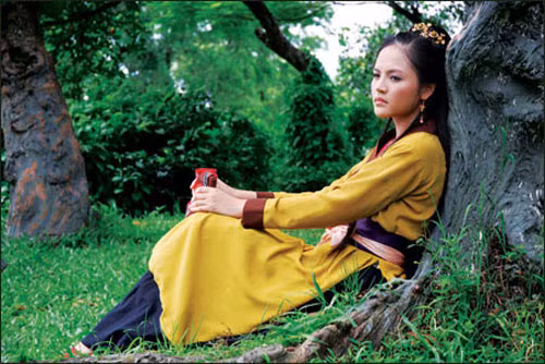 Thu Quỳnh vào vai nàng công chúa nổi loạn Cúc Phương trong phim “Huyền sử thiên đô”.