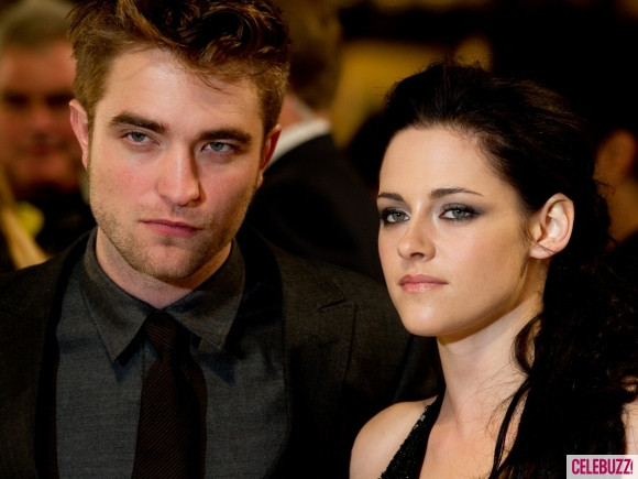 10. Tại buổi công chiếu “The Twilight Saga” Breaking Dawn” phần 1 ở Anh. 10. Tại buổi công chiếu “The Twilight Saga” Breaking Dawn” phần 1 ở Anh.