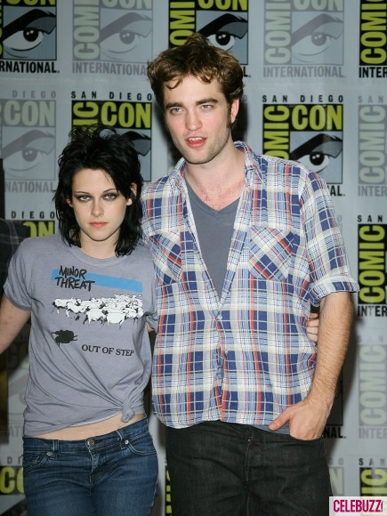 7. Rob và Kristen tại buổi họp báo bộ phim “Trăng Non” 2009. 7. Rob và Kristen tại buổi họp báo bộ phim “Trăng Non” 2009.
