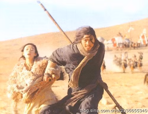 Trong phim “Võ sĩ”, vai diễn công chúa cao quý của Chương Tử Di đã đem lòng yêu chàng nô lệ của nam diễn viên Trịnh Vũ Thành. Ảnh. Sina.