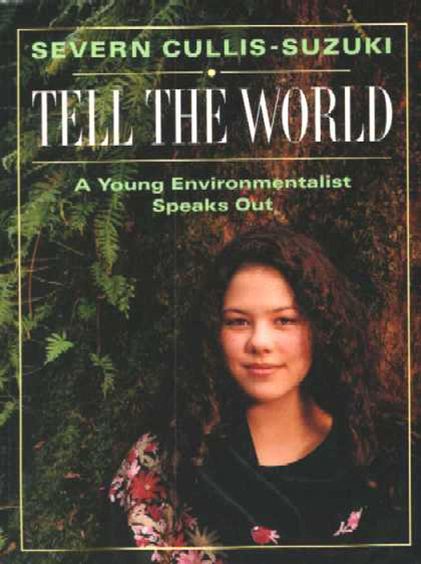 Suzuki bên cạnh quyển sách về môi trường do chính tay cô viết. Suzuki bên cạnh quyển sách về môi trường do chính tay cô viết.