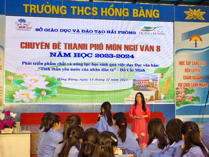 Chuyên đề do cô giáo Nguyễn Thị Thu Hiền và các em học sinh lớp 8A4 Trường THCS Hồng Bàng thực hiện (Ảnh: Lã Tiến) Chuyên đề do cô giáo Nguyễn Thị Thu Hiền và các em học sinh lớp 8A4 Trường THCS Hồng Bàng thực hiện (Ảnh: Lã Tiến)