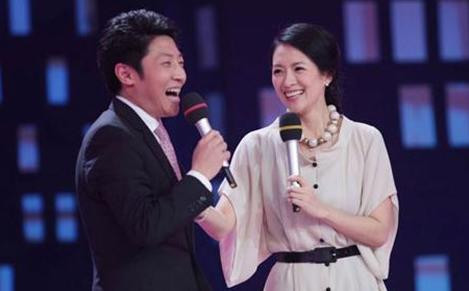 Hai người quen nhau hồi tháng 5/2011 khi Chương Tử Di tham dự một chương trình do Táp Bội Ninh dẫn. Ảnh. Sina. Hai người quen nhau hồi tháng 5/2011 khi Chương Tử Di tham dự một chương trình do Táp Bội Ninh dẫn. Ảnh. Sina.