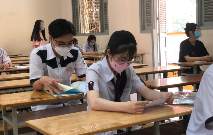 Tại điểm thi trường Đại học Sài Gòn sáng 22/5, nhiều thí sinh đã thi đợt 1 tiếp tục thi đợt 2 để cải thiện điểm (ảnh: Lê Phương)