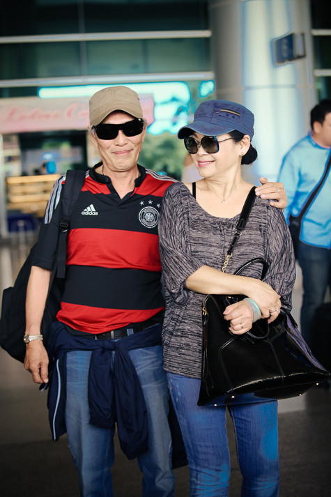 Về Việt Nam cùng Khánh Ly lần này còn có ông xã hộ tống Về Việt Nam cùng Khánh Ly lần này còn có ông xã hộ tống