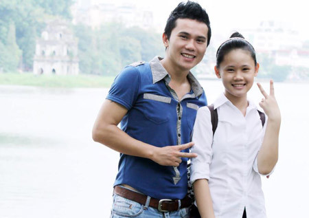 Anh Tú và cô con gái đầu lòng Anh Tú và cô con gái đầu lòng