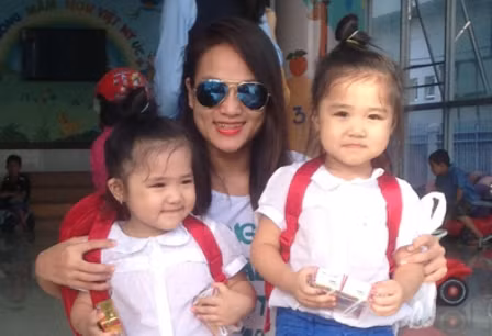 Duyên Anh và hai nàng công chúa của mình