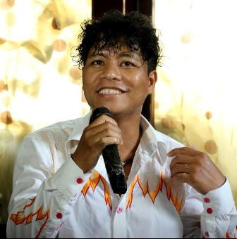 Ca sĩ Ploong Thiết