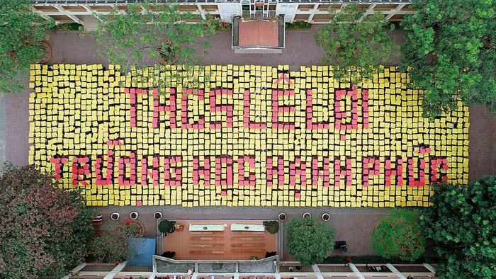 Học sinh nhà trường truyền tải thông điệp, mong muốn xây dựng trường học hạnh phúc (Ảnh: Nhà trường cung cấp) Học sinh nhà trường truyền tải thông điệp, mong muốn xây dựng trường học hạnh phúc (Ảnh: Nhà trường cung cấp)