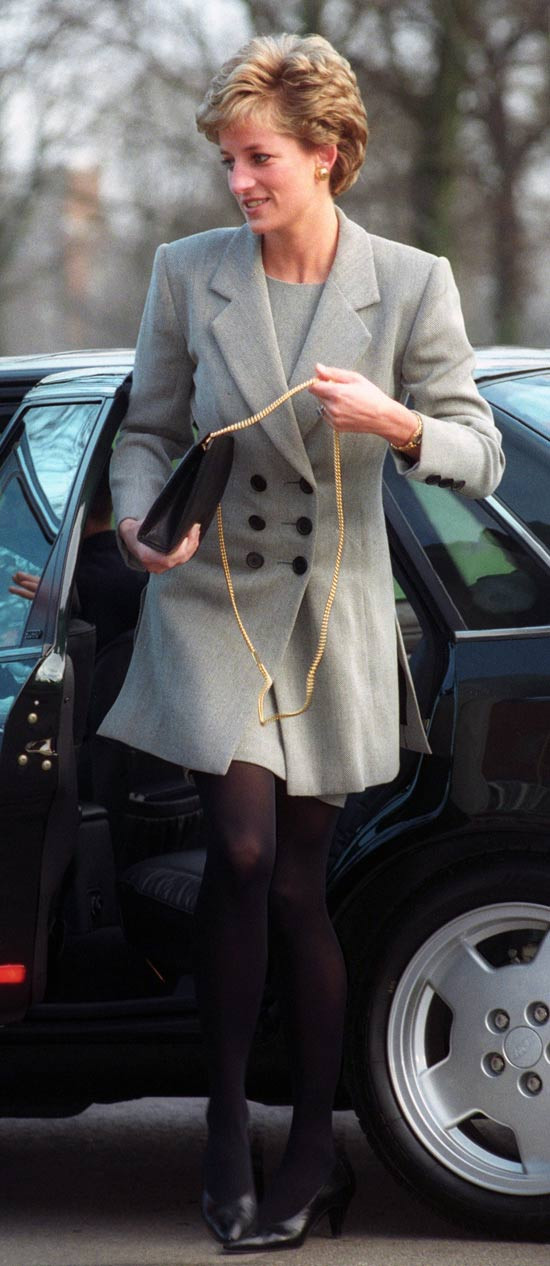 Những bộ cánh sang trọng nhưng cực kỳ thời trang và thanh lịch được công nương nước Anh sử dụng thường xuyên trong các chuyến đi từ thiện, hay các cuộc xuất ngoại mang tính chất ngoại giao. Xem thêm: "Mỹ nhân cổ trang" Hồ Tịnh, 15 năm hương sắc vẫn ngọt ngào Những bộ cánh sang trọng nhưng cực kỳ thời trang và thanh lịch được công nương nước Anh sử dụng thường xuyên trong các chuyến đi từ thiện, hay các cuộc xuất ngoại mang tính chất ngoại giao. Xem thêm: "Mỹ nhân cổ trang" Hồ Tịnh, 15 năm hương sắc vẫn ngọt ngào