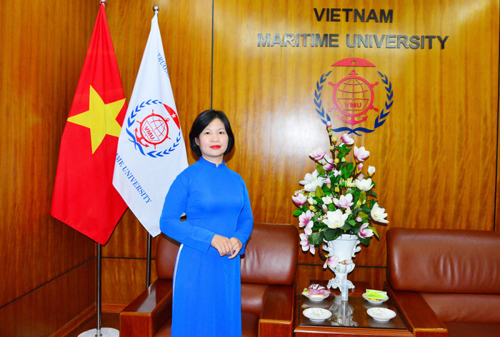 Giảng viên Nguyễn Kim Anh đã hai lần được vinh danh “Giáo viên Tin học văn phòng xuất sắc nhất” năm 2020 và năm 2021 (Ảnh: NVCC) Giảng viên Nguyễn Kim Anh đã hai lần được vinh danh “Giáo viên Tin học văn phòng xuất sắc nhất” năm 2020 và năm 2021 (Ảnh: NVCC)