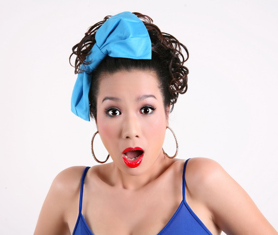 (Ảnh: X) Xem thêm: Phong cách thời trang Sao Việt / Bộ sưu tập váy xinh chào hè 2012.