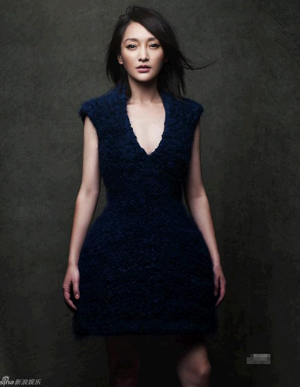 Chỉ riêng trong chuyện tình cảm, Châu Tấn cũng bị các phóng viên bắt gặp cô hẹn hò cùng một người đàn ông trung niên lạ mặt. Chỉ riêng trong chuyện tình cảm, Châu Tấn cũng bị các phóng viên bắt gặp cô hẹn hò cùng một người đàn ông trung niên lạ mặt.