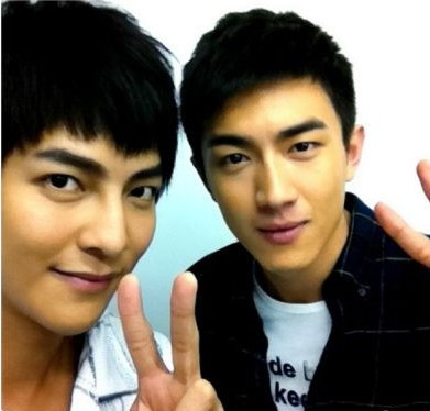 Uông Đông Thành (trái) và Lâm Canh Tân. Uông Đông Thành (trái) và Lâm Canh Tân.