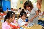 Cô giáo tiểu học Bùi Thị Dung say mê, sáng tạo với công việc Cô giáo tiểu học Bùi Thị Dung say mê, sáng tạo với công việc