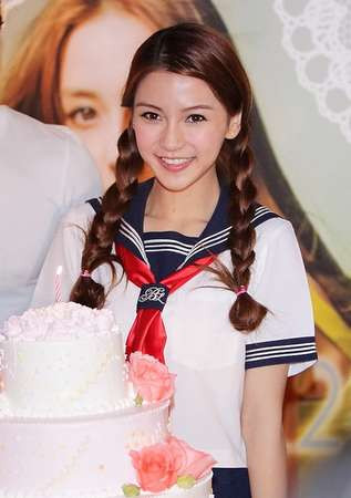 Người đẹp dao kéo Angelababy. Người đẹp dao kéo Angelababy.