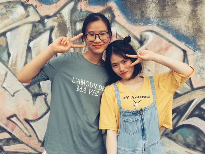 Thanh Tú (bên phải) chia sẻ bản thân đã nỗ lực, nghiêm túc học tập để đạt được kết quả thi tốt và trở thành Á khoa trường Đại học Hàng Hải Việt Nam (Ảnh: NVCC) Thanh Tú (bên phải) chia sẻ bản thân đã nỗ lực, nghiêm túc học tập để đạt được kết quả thi tốt và trở thành Á khoa trường Đại học Hàng Hải Việt Nam (Ảnh: NVCC)