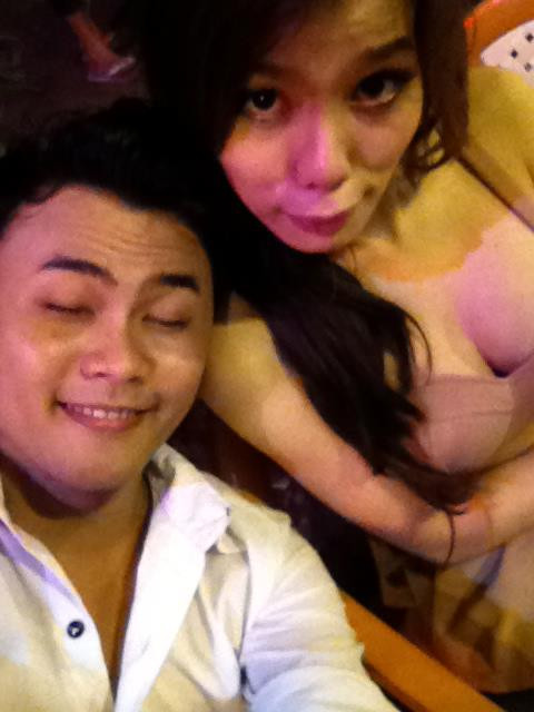 Nhưng cô cũng là chủ nhân của một số bức hình tương tự như thế này được tung lên mạng.