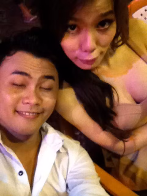 Nhưng cô cũng là chủ nhân của một số bức hình tương tự như thế này được tung lên mạng.