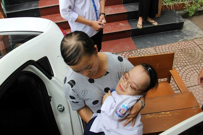 Mặc dù mang trọng bệnh, Thương vẫn quyết tâm "vượt vũ môn". Mặc dù mang trọng bệnh, Thương vẫn quyết tâm "vượt vũ môn".