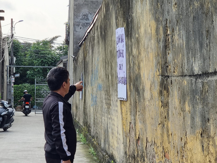 Bức tường bao của Trường Trung học cơ sở Hùng Vương có nguy cơ đổ sập, được cảnh báo (Ảnh: Phương Linh) Bức tường bao của Trường Trung học cơ sở Hùng Vương có nguy cơ đổ sập, được cảnh báo (Ảnh: Phương Linh)