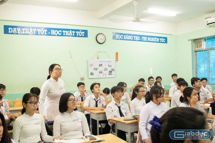 Học sinh lớp 12 trường Trung học phổ thông Phú Nhuận trong giờ học (ảnh minh hoạ trước dịch COVID:NTCC) Học sinh lớp 12 trường Trung học phổ thông Phú Nhuận trong giờ học (ảnh minh hoạ trước dịch COVID:NTCC)