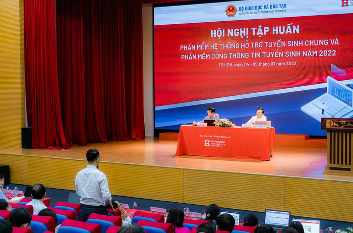 Tại hội nghị, nhiều băn khoăn của đại diện các trường đại học đặt ra với Bộ Giáo dục và Đào tạo (ảnh: Phương Huyền) Tại hội nghị, nhiều băn khoăn của đại diện các trường đại học đặt ra với Bộ Giáo dục và Đào tạo (ảnh: Phương Huyền)