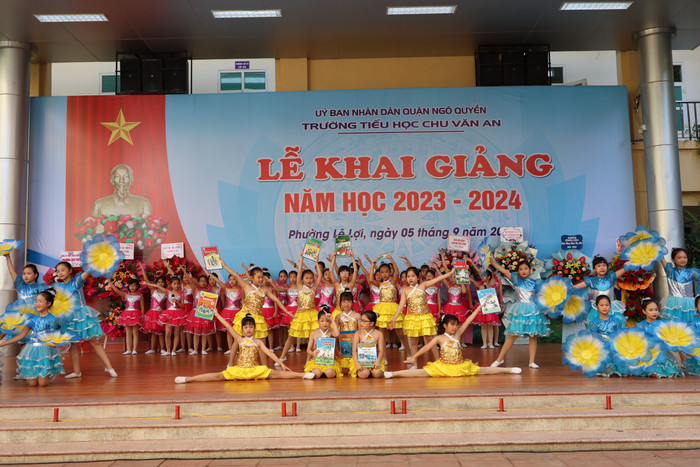 Với sự đoàn kết, đồng thuận và quyết tâm cao, năm học 2023-2024, Trường Tiểu học Chu Văn An sẽ chuyển mình mạnh mẽ hơn, đáp ứng tốt hơn yêu cầu về giáo dục và đào tạo, xứng đáng là địa chỉ tin cậy của các bậc phụ huynh (Ảnh: LT)