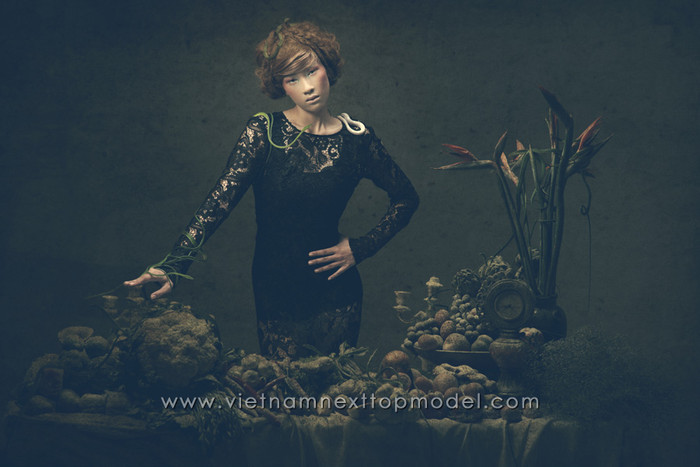 Ngọc Thúy tự nhận xét mỗi khi chụp hình đôi mắt của cô khá lờ đờ, thế nhưng giám khảo Nam Trung lại đánh giá cao cái "lờ đờ" đó của cô trong concept buổi chụp hình này. Ngọc Thúy tự nhận xét mỗi khi chụp hình đôi mắt của cô khá lờ đờ, thế nhưng giám khảo Nam Trung lại đánh giá cao cái "lờ đờ" đó của cô trong concept buổi chụp hình này.