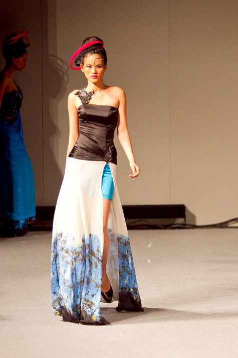 Tuyết Lan trong show diễn của nhà thiết kế Sushma Patel và video giới thiệu của trang tin ViveKaterin.com.