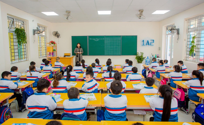 Giáo viên rất quan tâm đến vấn đề xếp lương giáo viên. (Ảnh minh hoạ: Lã Tiến) Giáo viên rất quan tâm đến vấn đề xếp lương giáo viên. (Ảnh minh hoạ: Lã Tiến)