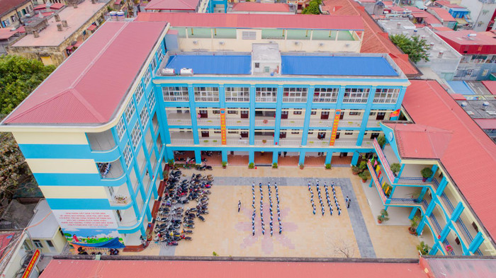 Ngôi trường Tiểu học Võ Thị Sáu nhìn từ trên cao (Ảnh: Lã Tiến) Ngôi trường Tiểu học Võ Thị Sáu nhìn từ trên cao (Ảnh: Lã Tiến)