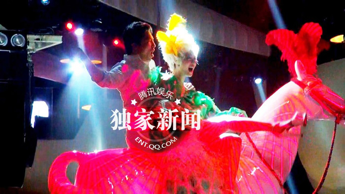 “Double Exposure” được coi là bộ phim “mãn nhãn nhất” bởi dàn diễn viên trẻ đẹp như người đẹp Phạm Băng Băng cùng 3 nam diễn viên điển trai như Daniel Henry từ Hàn Quốc, Lý Hạo Đình và Tưởng Kinh Phu. “Double Exposure” được coi là bộ phim “mãn nhãn nhất” bởi dàn diễn viên trẻ đẹp như người đẹp Phạm Băng Băng cùng 3 nam diễn viên điển trai như Daniel Henry từ Hàn Quốc, Lý Hạo Đình và Tưởng Kinh Phu.