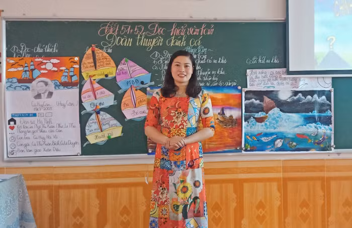 Cô giáo Ánh Tuyết luôn đổi mới phương pháp giảng dạy môn Ngữ Văn (Ảnh: LT)