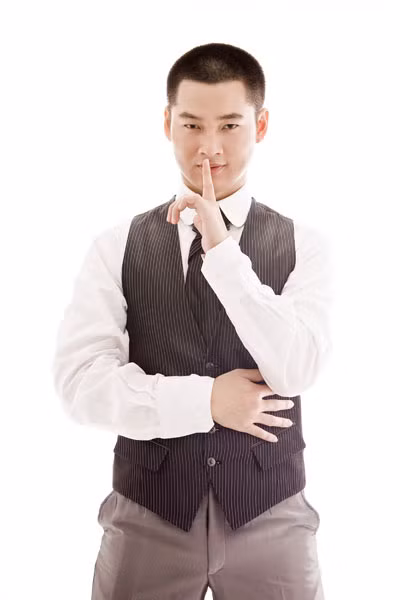 Nam ca sĩ Đức Tuấn.