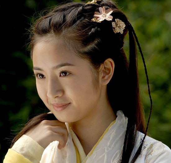 Lâm Y Thần (Đường Nhân - 2008) - nữ hoàng phim thần tượng xứ Đài đã mang tới sự mới mẻ cho khán giả đại lục trong vai diễn Hoàng Dung. Lâm Y Thần (Đường Nhân - 2008) - nữ hoàng phim thần tượng xứ Đài đã mang tới sự mới mẻ cho khán giả đại lục trong vai diễn Hoàng Dung.