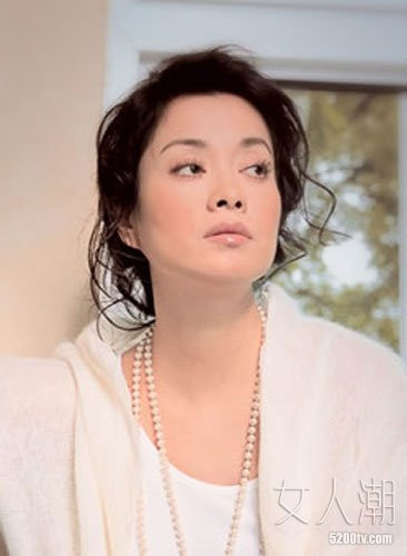 Số 10. Mao A Mẫn – ở cô toát lên vẻ đẹp của một người mẹ phúc hậu, vừa cương nghị lại vừa hiền từ. Số 10. Mao A Mẫn – ở cô toát lên vẻ đẹp của một người mẹ phúc hậu, vừa cương nghị lại vừa hiền từ.