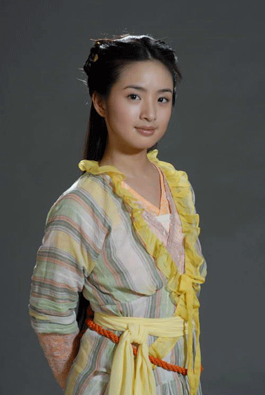 Một Hoàng Dung xinh đẹp, thông minh và sắc sảo qua sự thể hiện của Lâm Y Thần. Một Hoàng Dung xinh đẹp, thông minh và sắc sảo qua sự thể hiện của Lâm Y Thần.