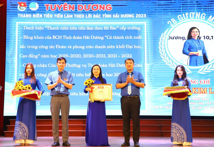 Tiến sĩ Khúc Kim Lan là một trong 28 gương thanh niên tiên tiến làm theo lời Bác được Tỉnh đoàn Hải Dương tuyên dương (Ảnh: NVCC) Tiến sĩ Khúc Kim Lan là một trong 28 gương thanh niên tiên tiến làm theo lời Bác được Tỉnh đoàn Hải Dương tuyên dương (Ảnh: NVCC)